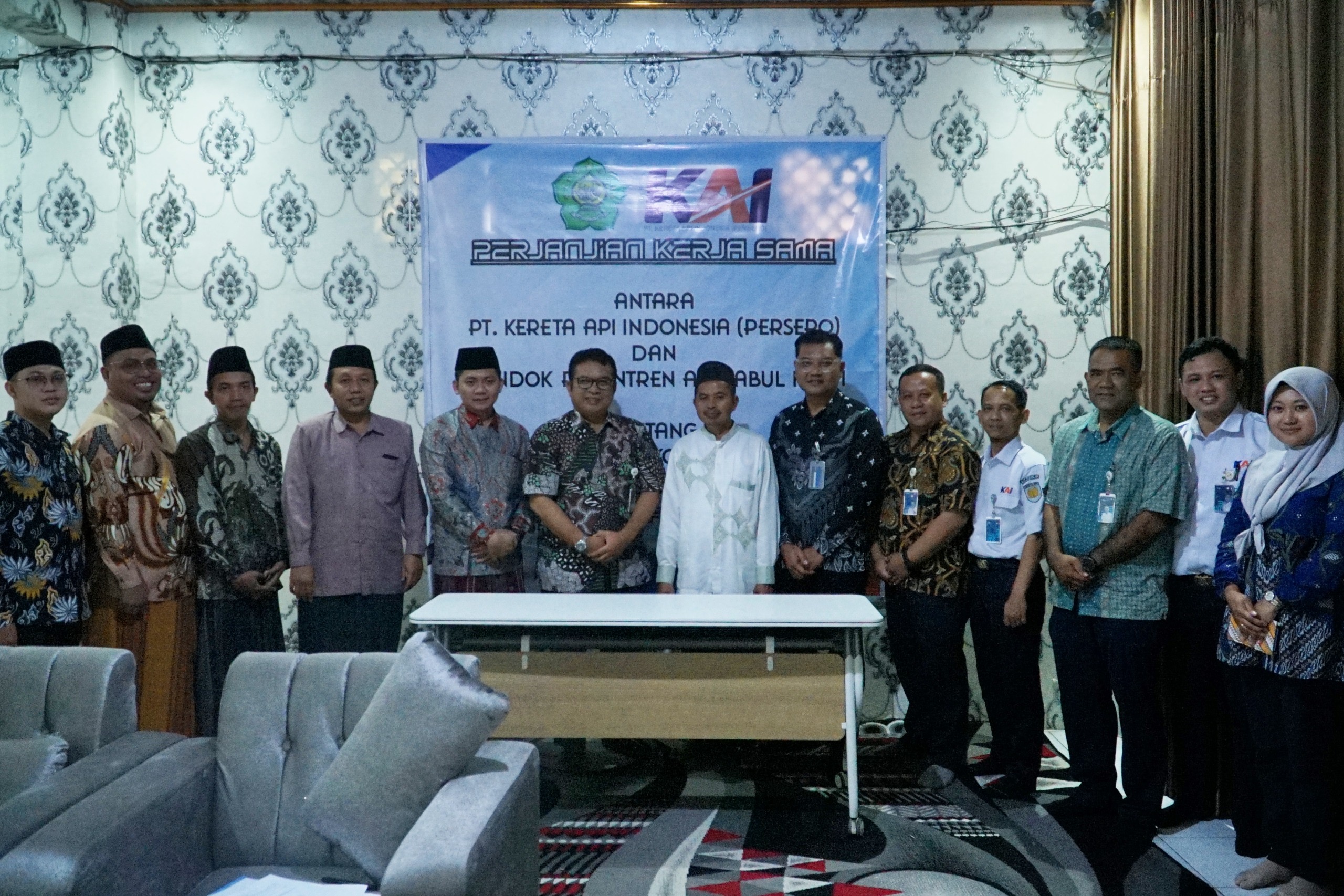KAI Beri Diskon Tiket 10 Persen Untuk Santri