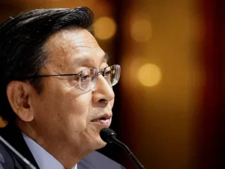 Cegah Inflasi, Boediono Minta Prabowo Jaga Kebijakan Fiskal dan Moneter 