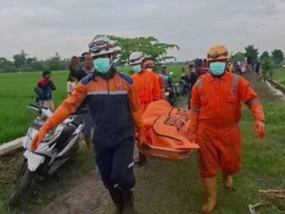 Mau Cari Ikan, Warga Jombang Malah Temukan Mayat Tanpa Kepala di Sawah