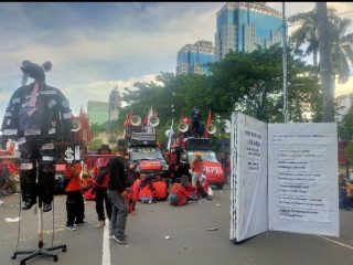 KPBI soal Tagar #KaburAjaDulu: Upah Buruh di Indonesia Murah