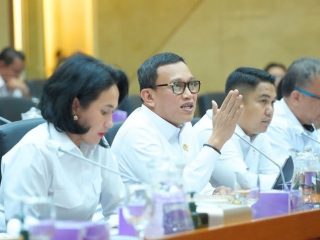 Menteri P2MI Sebut Tagar #Kaburajadulu Jadi Bahan Evaluasi untuk Pemerintah