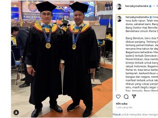 Herzaky Kenang Momen Bersama Bendum Renville Ketika Wisuda