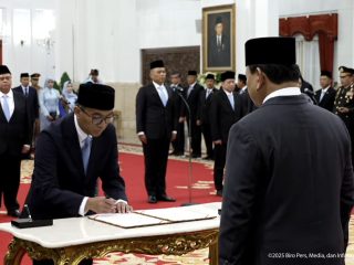 Prabowo Resmi Lantik Brian Yuliarto sebagai Mendiktisaintek Gantikan Satryo Soemantri