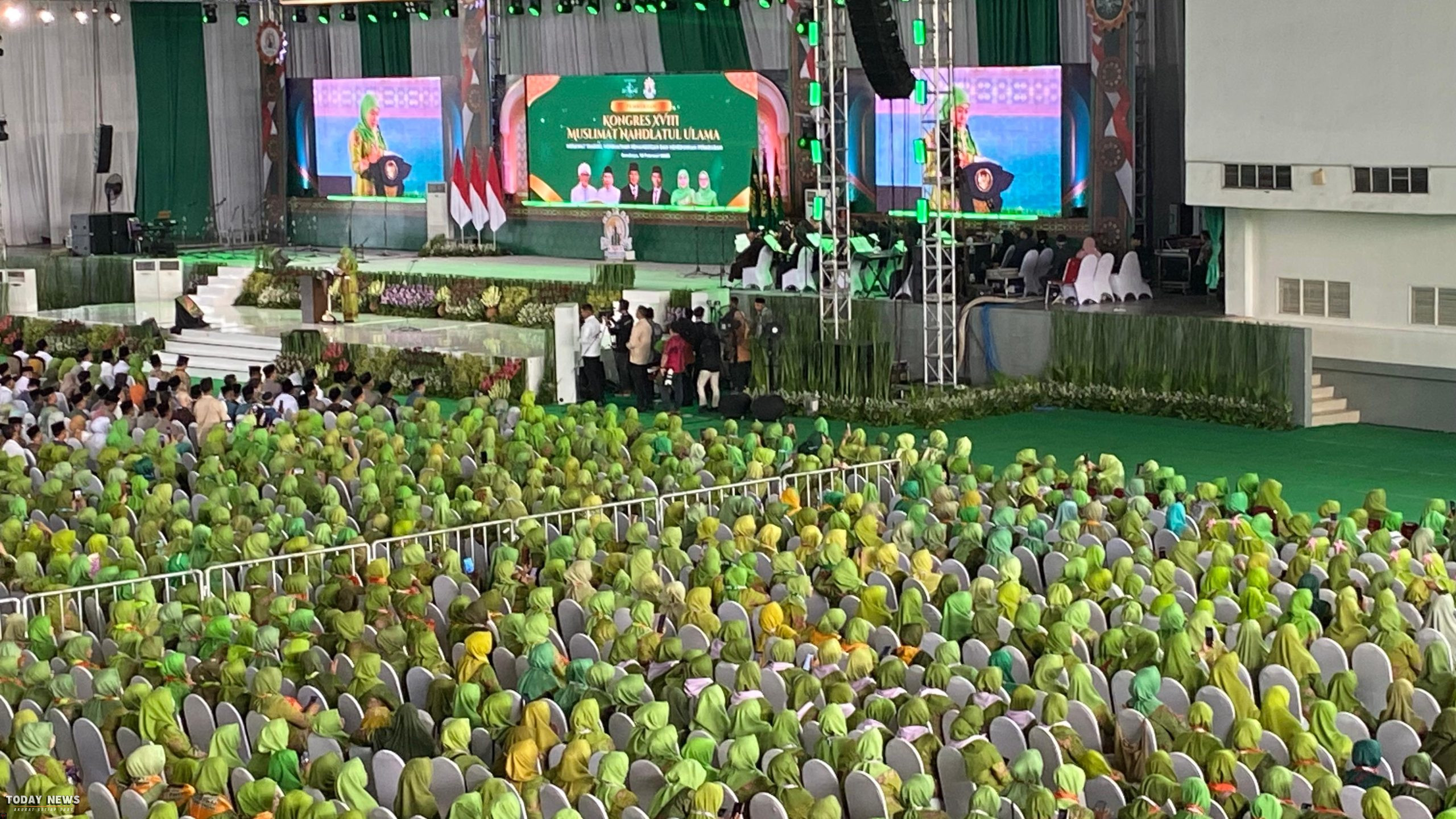 Di Kongres Muslimat NU, Khofifah ke Prabowo: Kami Tidak Mudah ke Lain Hati