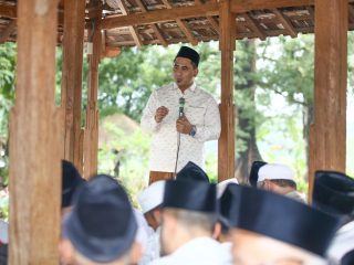Gus Yasin Ajak Mencintai Ulama