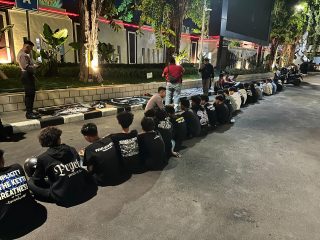 Ganggu Trantibum, 34 Pemuda yang Konvoi dan Nyalakan Flare di Surabaya Diamankan Polisi