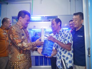 250 KK di Pekalongan Nikmati Air Minum Tawar Gratis Lewat Desalinasi