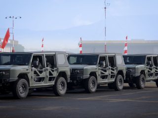 Menhan Serahkan 700 Unit Maung MV3 kepada TNI dan Polri