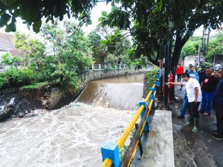 Pemkot Bandung Perbaiki Kirmir Jebol di Kiaracondong