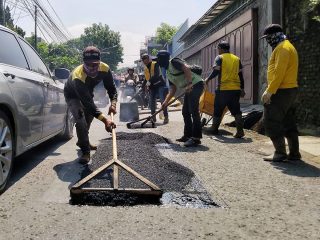 Pemkot Bandung Gerak Cepat Jawab 400 Aduan Warga Soal Jalan Berlubang