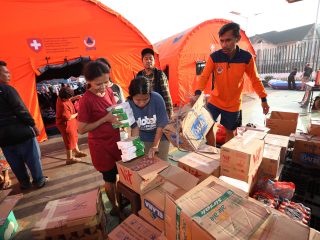 Wapres Gibran dan BNPB Tinjau Banjir Bekasi, Pastikan Bantuan Maksimal