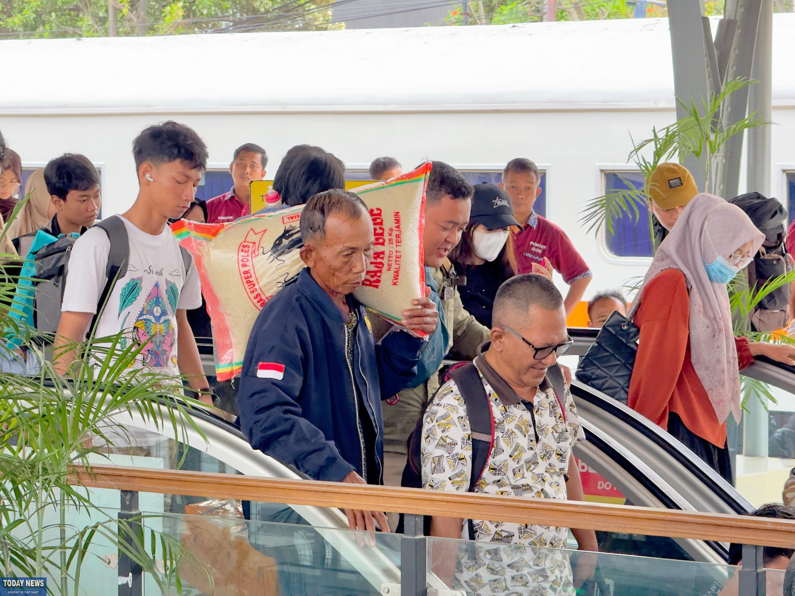 Daop 1 Jakarta: Puncak Arus Mudik Pengguna KA 29-30 Maret