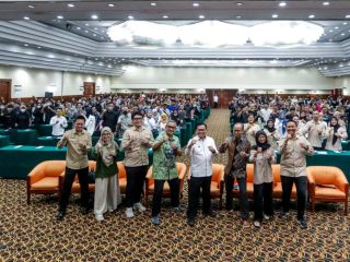 Walikota Bandung Kepincut Konsep Mobil Senyum