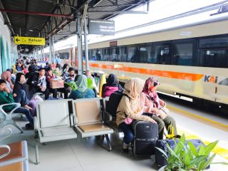Catat Ini Jumlah KA dan Tempat Duduk di Stasiun Gambir dan Pasar Senen