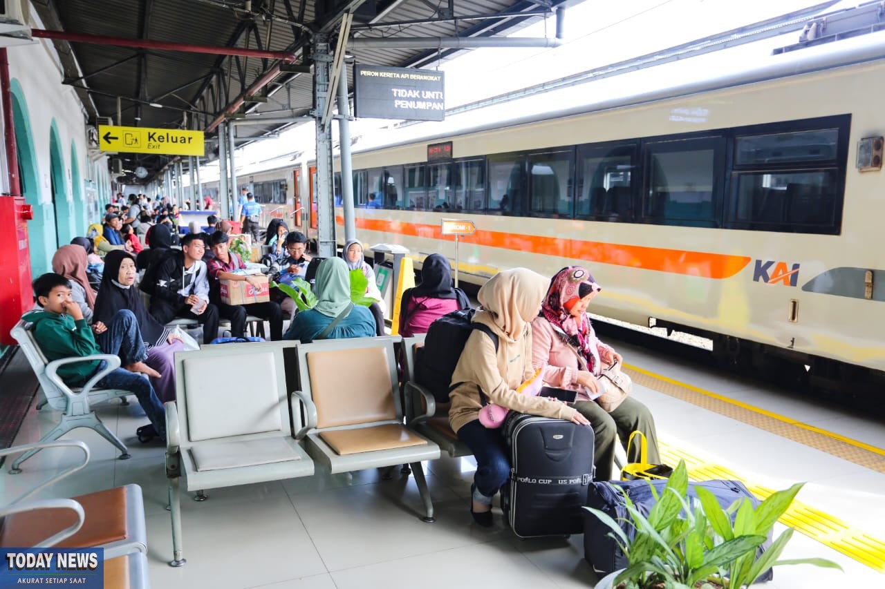 Ini Jumlah KA dan Tempat Duduk di Stasiun Gambir dan Pasar Senen