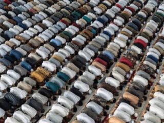 Wajib Tahu! Ini Tata Cara dan Anjuran Selama Salat Idul Fitri
