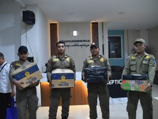 Satpol PP Surabaya Sita 76 Mihol yang Dijual Saat Ramadan