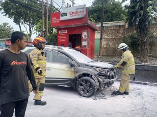Mobil BRV Terbakar di SPBU Kayoon Dipicu Lemparan Korek Api