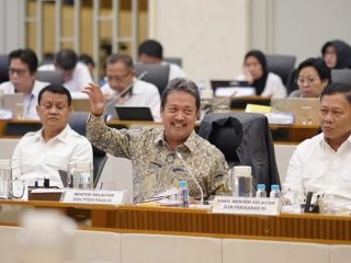 KKP dan Pemprov Banten Bongkar Sisa Pagar Laut Pengganggu Ekosistem