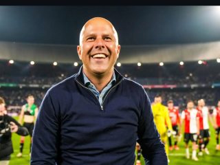 Liverpool Menang Tipis atas PSG, Arne Slot Akui Keberuntungan