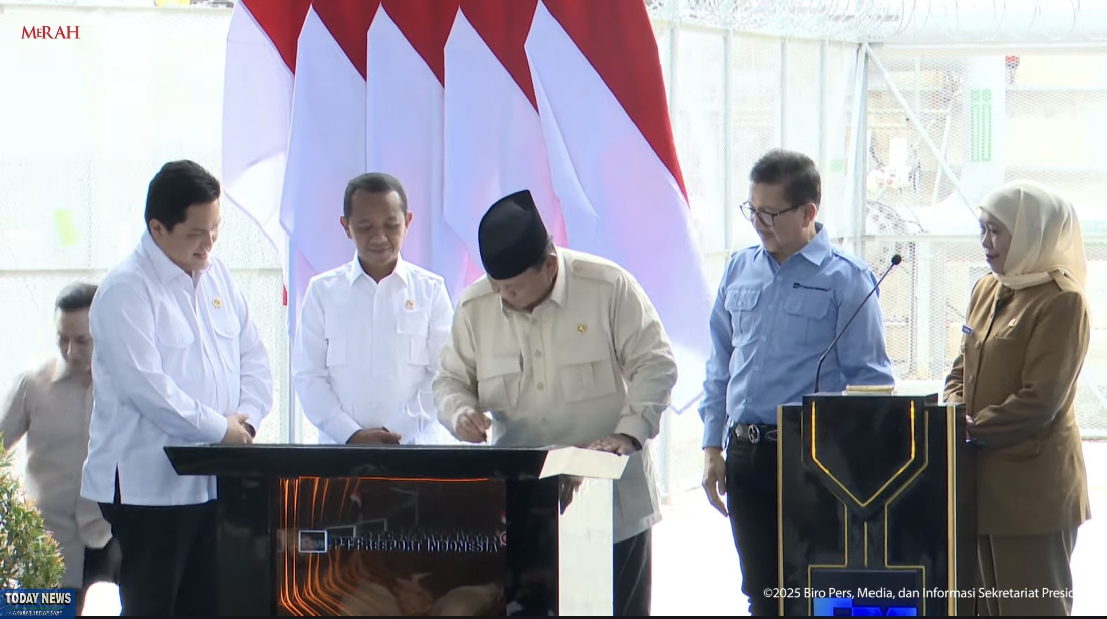 Presiden Prabowo Resmikan Pabrik Pemurnian Logam Mulia PT Freeport