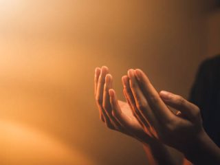 8 Doa Ringan Pemberat Amal Ibadah Sebelum Ramadan Berakhir