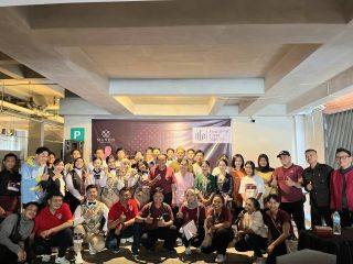 Tray Race Competition Meriahkan Kota Lama Semarang