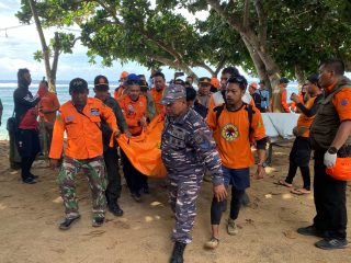 Dua dari Tiga Santri Terseret Ombak di Balekambang Ditemukan Tak Bernyawa