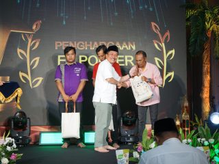 KAI Wisata Apresiasi 11 Porter yang Aktif Terima Pesanan Lewat E-Porter