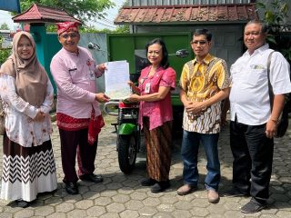 Dewan Kawal Penyerahan Bantuan Kendaraan Pengangkut Sampah, Berharap Bisa Semakin Produktif
