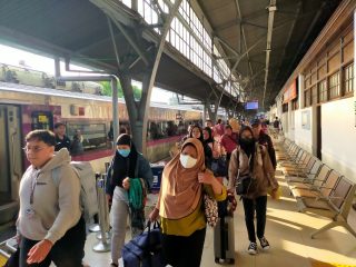 Okupansi Pengguna KA di Wilayah Daop 1 Jakarta Capai 104 Persen