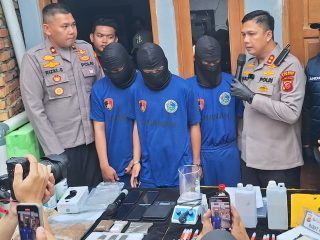 Chef Bintang 5 di Bandung Barat Nekat Produksi Tembakau Sintetis