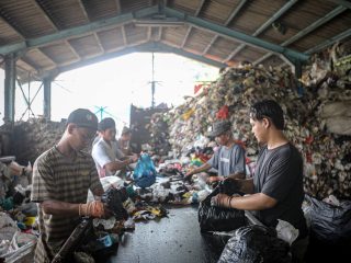 Ini Cara Pemkot Bandung Atasi Penumpukan Sampah