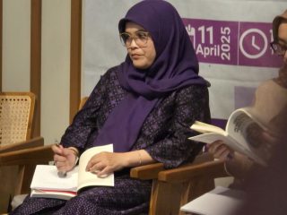 Cerita Lolly Suhenty di Balik Buku Inovasi Pengawasan Pemilu 2024