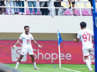 Yakob Sayuri Buktikan Kualitasnya, Cetak Hattrick Cepat Ke Gawang Persis