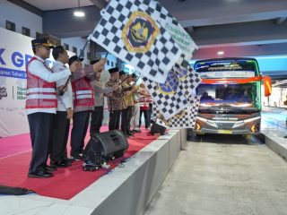 Menhub Dudy Lepas 1.584 Peserta Balik Mudik Gratis Dari Yogyakarta