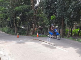 Warga Keluhkan Adanya Retakan Jalan di Jalur Trangkil Gunungpati