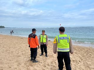 Tiga Santri Mojokerto Terseret Ombak di Pantai Balekambang Malang