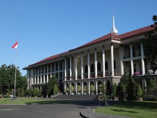UGM Tegaskan Siap Hadapi Gugatan Dugaan Ijazah Palsu Jokowi di PN Solo