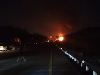 Truk TNI AD Terbakar di Tol Gempol