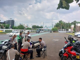 Lalu Lintas di Sekitar DPR Masih Lancar Jelang Demo Ojol, Polisi Siaga di Lokasi