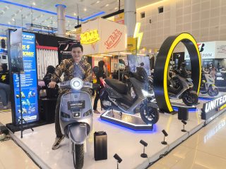 United E-Motor Pamerkan MX Lithium di IIMS Surabaya, Jarak Tempuh 185 KM dalam Sekali Cas