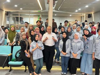 Unusa Bahas Dampak Algoritma: Mahasiswa Diajak Kritis Hadapi Era Digital Surabaya