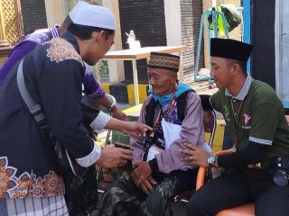 Lima Kloter Asal Jember Tiba di Asrama Haji, Dua Jemaah Lansia Alami Gangguan Ingatan