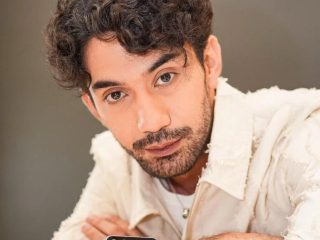 Film Reza Rahadian yang Laris Manis di Bioskop