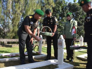 Peringati HUT Ke-79, Kodam III/Slw Ziarah Ke Taman Makam Pahlawan Cikutra