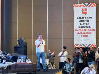 Sindir Tema Sarasehan Aktivis 98, Rocky Gerung : Reformasi Bukan Diperingati, Tapi Diulangi!