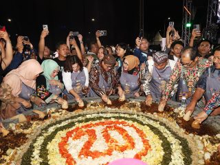 Festival Rujak Uleg 2025: Rayakan Warisan Kuliner dan Bangkitkan Kenangan THR Surabaya