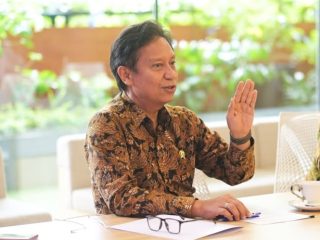 Menkes Sebut Orang Gak Pintar-Sehat Gajinya Rp5 Juta 