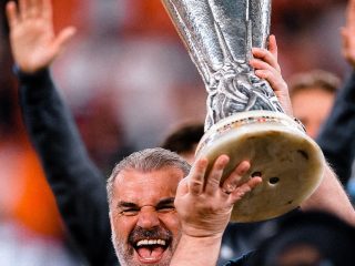 Ange Postecoglou Bungkam Kritik: Tottenham Juara Bukan Karena Arogan, Tapi Karena Yakin